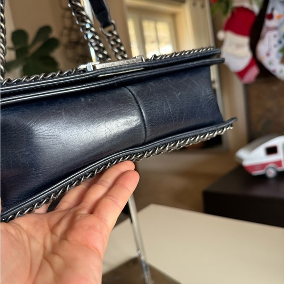 Gorgeous Authentic Chanel Boy Bag Medium Glazed Calfskin Navy Blue Chain Purse - Picture 12 of 17